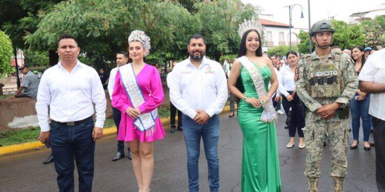 Fanny Arreola pega Bando de la Feria Octubrina 2026 con un llamado a la civilidad, la legalidad y la unidad de Apatzingán