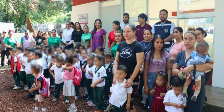 Guardia Civil atrapa a 20 hombres en pleno robo de aguacate en Uruapan