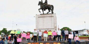 PRI encabeza protesta en Múgica en defensa de productores y empacadores cítricos; Memo Valencia acusa al gobernador de pretender despojarlos de una empacadora
