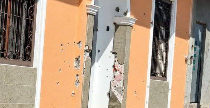Atacan a balazos dos viviendas en Parácuaro; movilizan Ejército y Guardia Nacional