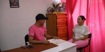 Matan a padre e hija de 8 años en ataque armado en Apatzingán; familias preparan desplazamiento masivo