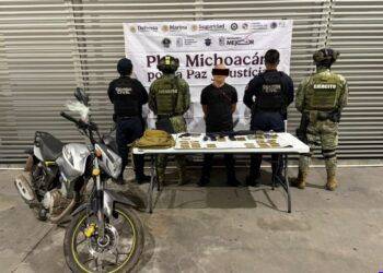 Atacan a balazos dos viviendas en Parácuaro; movilizan Ejército y Guardia Nacional