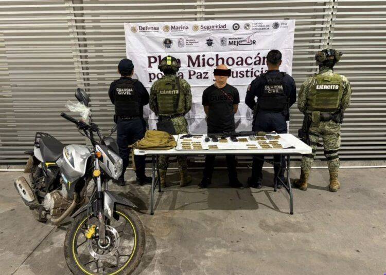 Atacan a balazos dos viviendas en Parácuaro; movilizan Ejército y Guardia Nacional